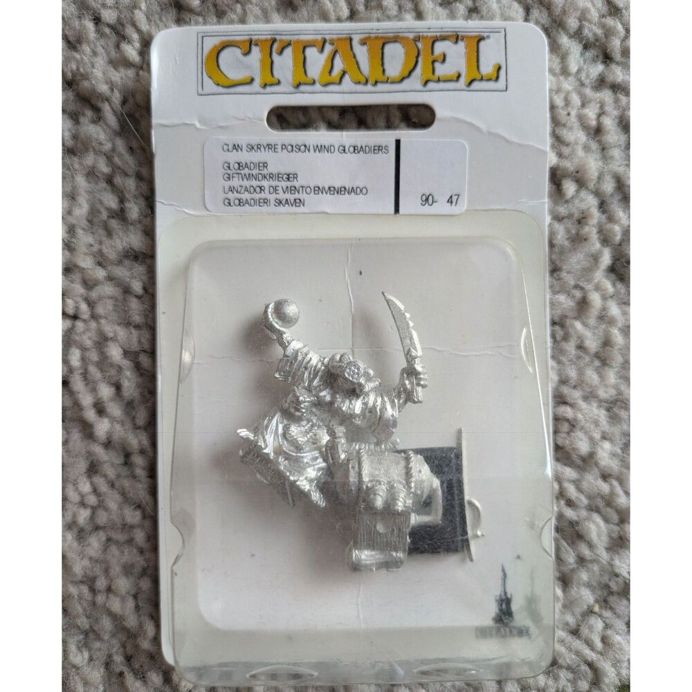 NIB Citadel Warhammer Clan Skryre Poison Wind Globadiers (Rare and Discontinued)